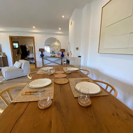 Cascais Beach Home Дом отдыха Кашкайш